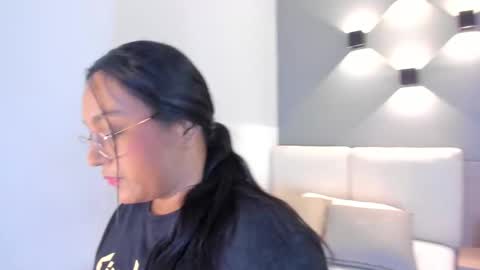 Ella online show from 10.02.25