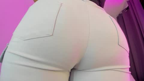 Ella online show from 11.21.25