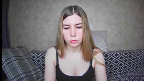 EllaNuar online show from 12.09.24