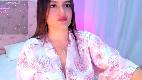 ellarosee_ online show from 12.13.24