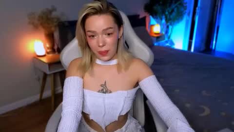 Ella online show from 01.14.26