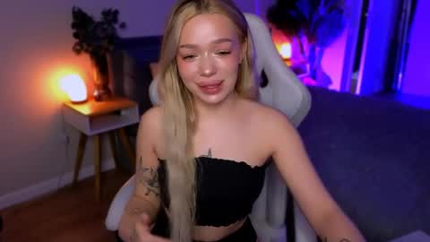 Ella online show from 04.08.26