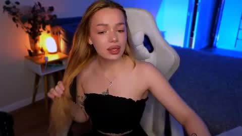 Ella online show from 06.15.26