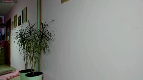 Snapshot of ellen_rosi chatting on 04.21.26 rosi online show from 04.21.26
