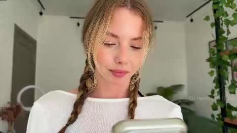 Snapshot of elli_harmon chatting on 07.12.26 Ellie --- Ill see you either on Friday or Saturday and definitely on Sunday online show from 07.12.26