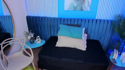 Ellie Taylor online show from 01.31.25