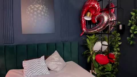 Ellie Taylor online show from 02.23.25