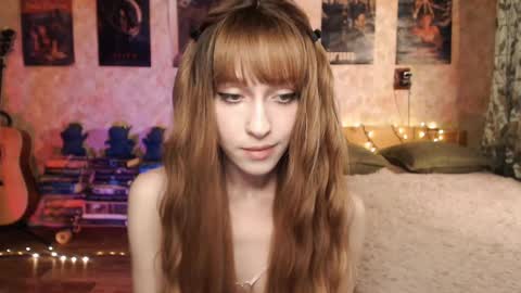 ellie_friendly online show from 12.06.24
