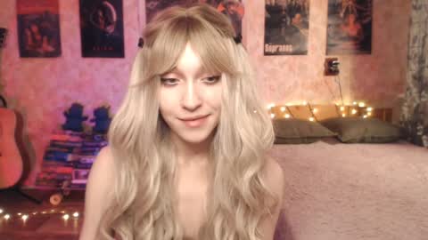 ellie_friendly online show from 01.10.25