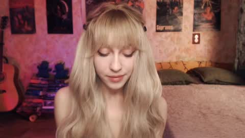 ellie_friendly online show from 02.22.25