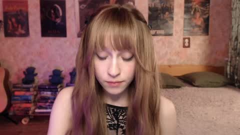 ellie_friendly online show from 04.22.26