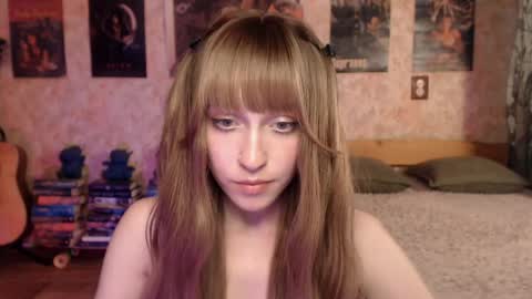 ellie_friendly online show from 06.08.26