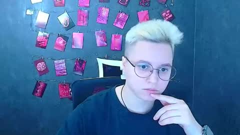 Snapshot of ellie_kisess chatting on 03.23.26 Ellie online show from 03.23.26