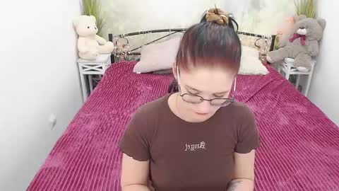 Snapshot of ellie_magic chatting on 03.06.25 ellie_magic online show from 03.06.25