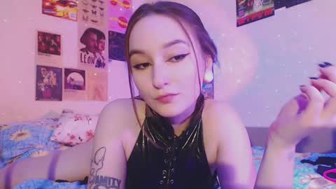 Snapshot of ellie_vibe chatting on 12.10.24 Eleonora online show from 12.10.24