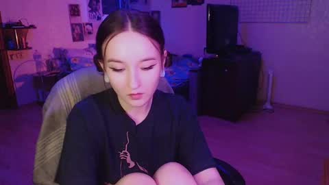 Snapshot of ellie_vibe chatting on 12.12.24 Eleonora online show from 12.12.24