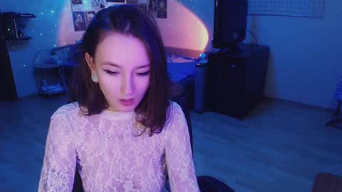 Snapshot of ellie_vibe chatting on 12.25.24 Eleonora online show from 12.25.24