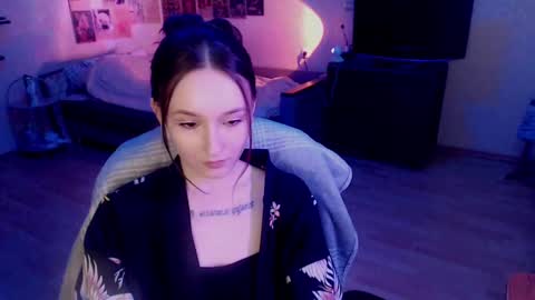 Snapshot of ellie_vibe chatting on 01.10.25 Eleonora online show from 01.10.25