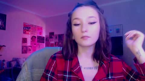 Snapshot of ellie_vibe chatting on 01.12.25 Eleonora online show from 01.12.25