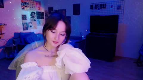 Snapshot of ellie_vibe chatting on 01.28.25 Eleonora online show from 01.28.25