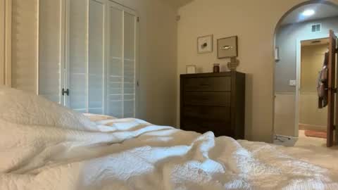 Snapshot of elliebrooksss chatting on 02.25.26 ellie online show from 02.25.26