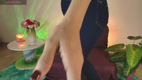 elliee1 online show from 02.28.25