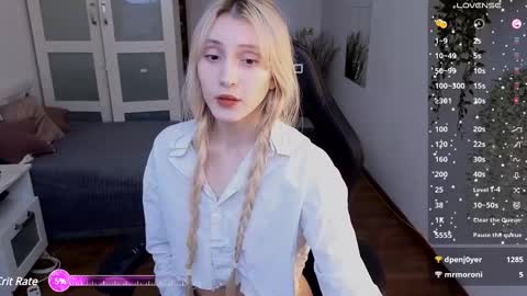 Snapshot of elliefrost chatting on 03.01.25 elliefrost online show from 03.01.25