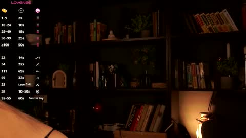 Snapshot of elliefrost chatting on 10.20.25 elliefrost online show from 10.20.25