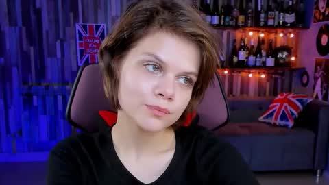 elliemurler online show from 10.14.25