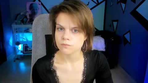 elliemurler online show from 10.23.25