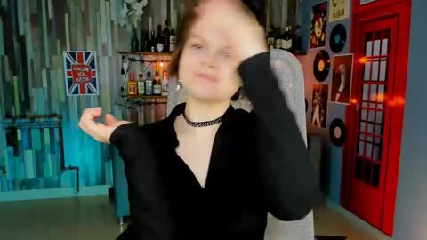 elliemurler online show from 12.14.25