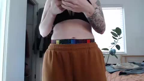 Snapshot of ellierowyn chatting on 02.06.26 Ellie Rowyn online show from 02.06.26