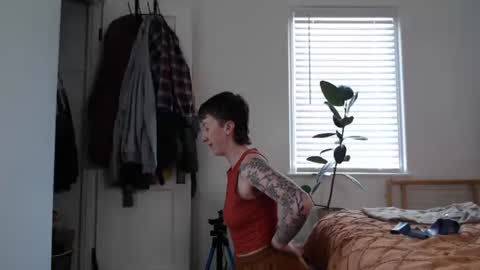 Snapshot of ellierowyn chatting on 02.24.26 Ellie Rowyn online show from 02.24.26