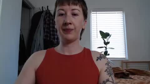 Snapshot of ellierowyn chatting on 02.26.26 Ellie Rowyn online show from 02.26.26