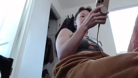 Snapshot of ellierowyn chatting on 05.05.26 Ellie Rowyn online show from 05.05.26