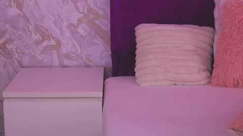 EllinaNuria online show from 04.14.26