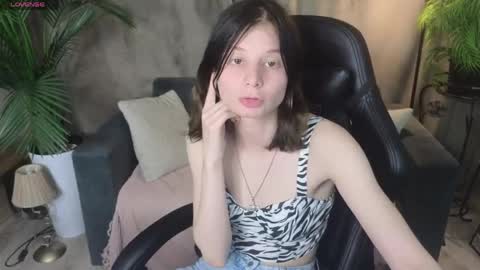 Snapshot of ellinblare chatting on 06.08.26 Ellin online show from 06.08.26