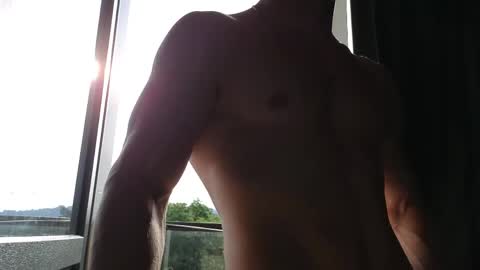 elliot_muscle04 online show from 06.07.26