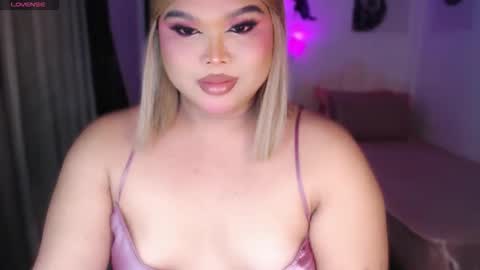 Snapshot of ellise_husson chatting on 06.05.26 Ellise online show from 06.05.26