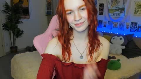 Snapshot of elly_milas chatting on 12.02.24 Elly     Fansly  online show from 12.02.24