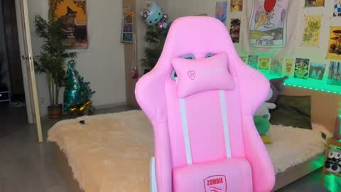 Snapshot of elly_milas chatting on 01.07.25 Elly     Fansly  online show from 01.07.25