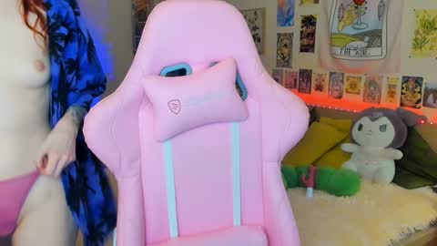 Snapshot of elly_milas chatting on 01.27.25 Elly     Fansly  online show from 01.27.25