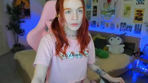 Snapshot of elly_milas chatting on 02.25.25 Elly     Fansly  online show from 02.25.25