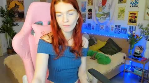 Snapshot of elly_milas chatting on 03.09.25 Elly     Fansly  online show from 03.09.25