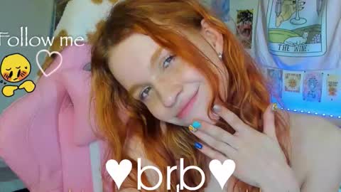 Snapshot of elly_milas chatting on 10.21.25 Elly     Fansly  online show from 10.21.25