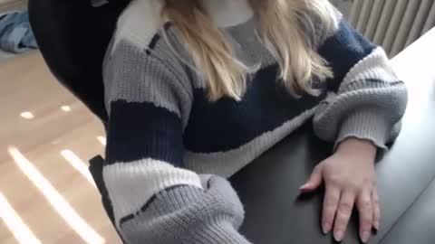 Elly online show from 09.28.25