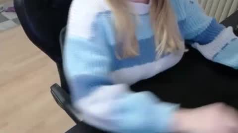 Elly online show from 10.16.25