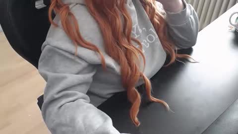 Elly online show from 10.30.25