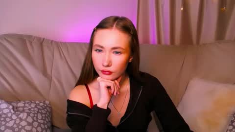 Snapshot of ellycolins_ chatting on 02.17.26 Elly online show from 02.17.26