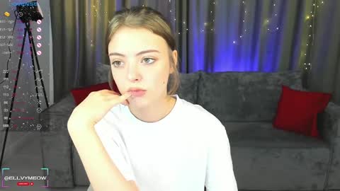 Elly online show from 01.05.25